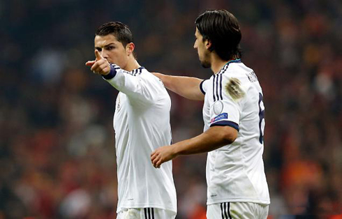 cristiano-ronaldo-656-pointing-his-finger-to-the-tv-cameras-after-scoring-for-real-madrid-in-2013
